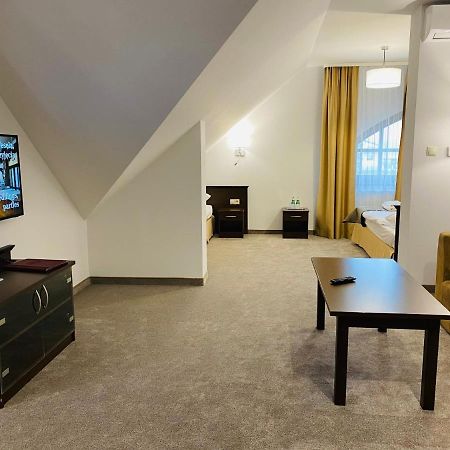 Hotel Tadeusz Uszew Bagian luar foto