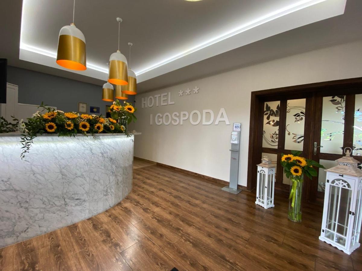 Hotel Tadeusz Uszew Bagian luar foto