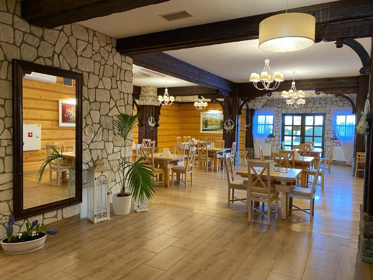 Hotel Tadeusz Uszew Bagian luar foto